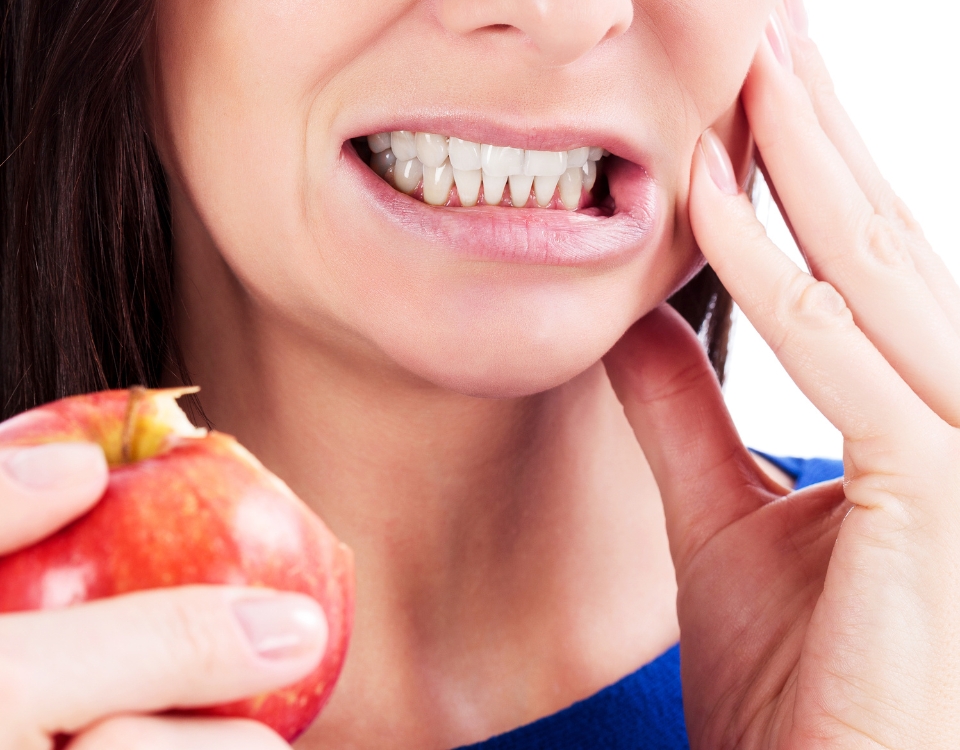 my tooth hurts when i chew