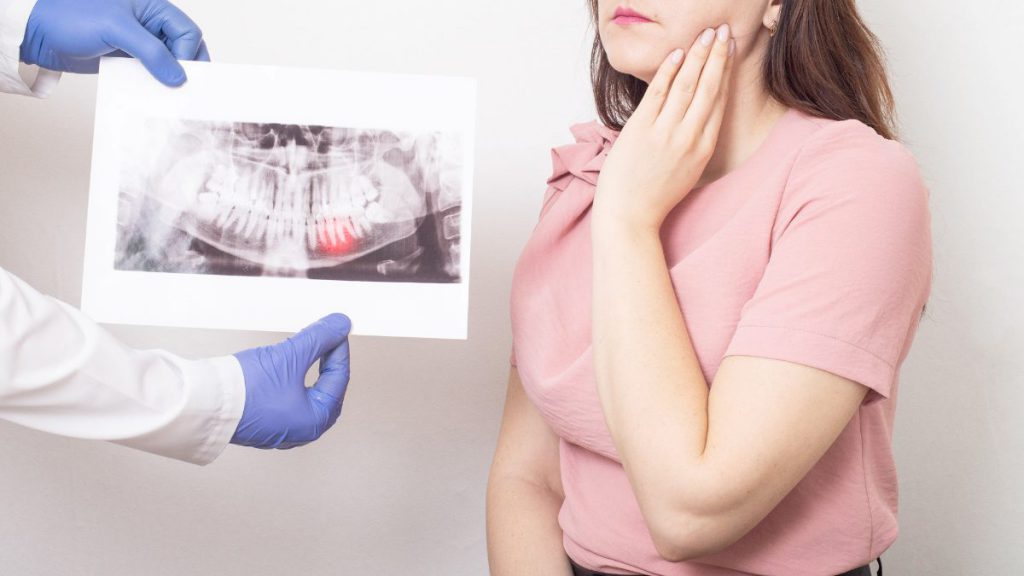 can a tooth infection be cured with antibiotics